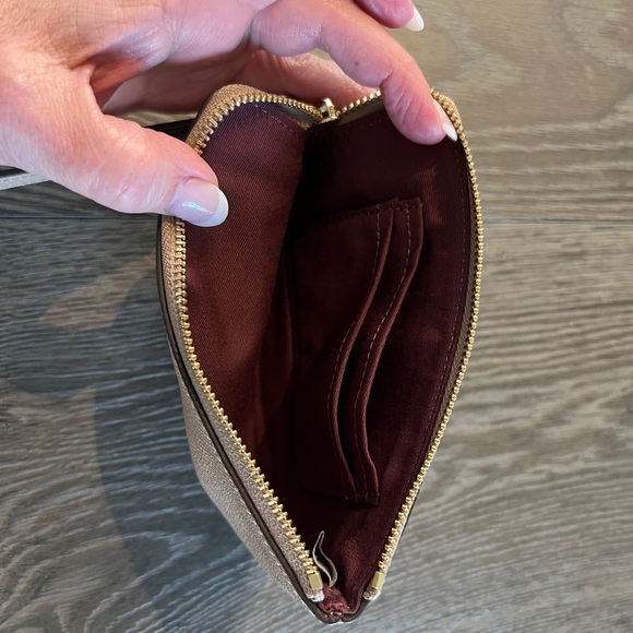 Coach crossgrain leather corner zip wristlet taupe - Picture 6 of 9